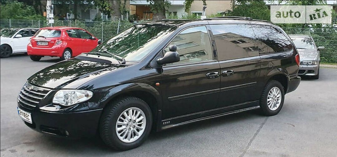 Chrysler Grand Voyager 2007 пристосован для людей на інвалідному візку