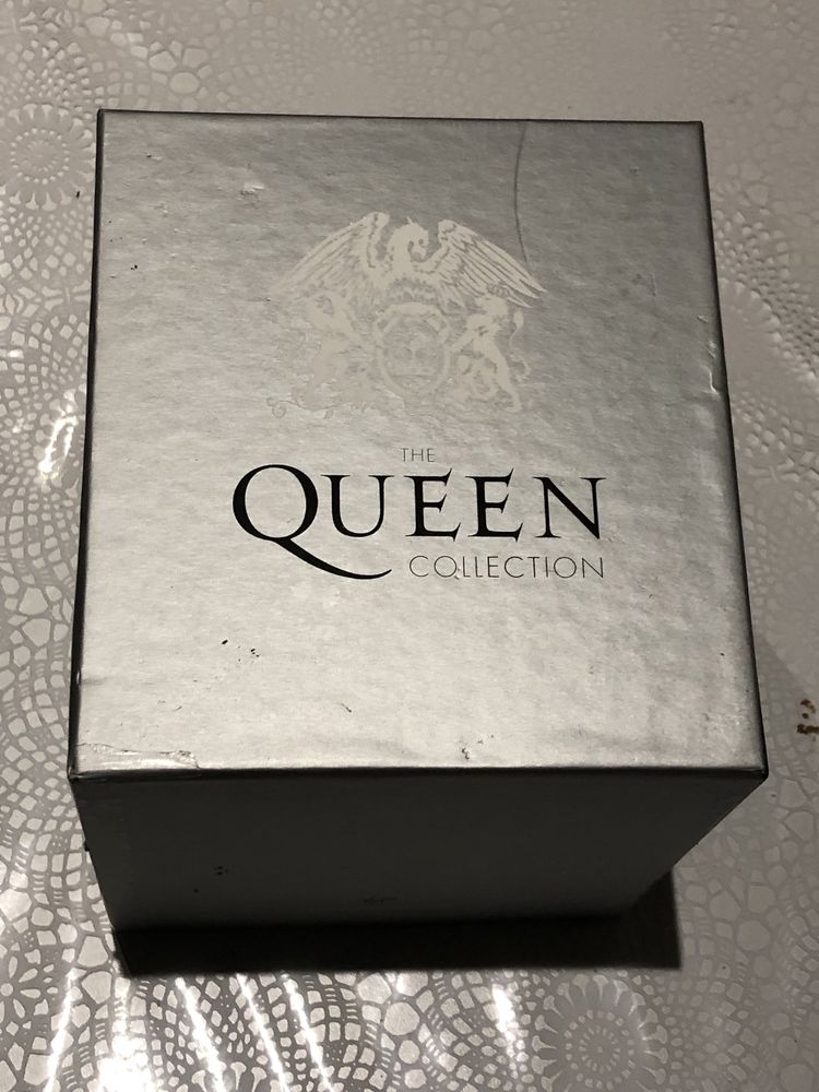The Queen Collection Box