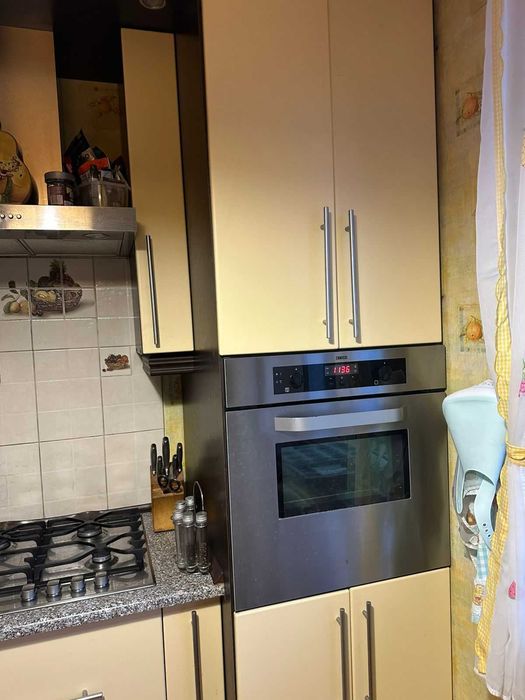 кухонні меблі в хорошому стані