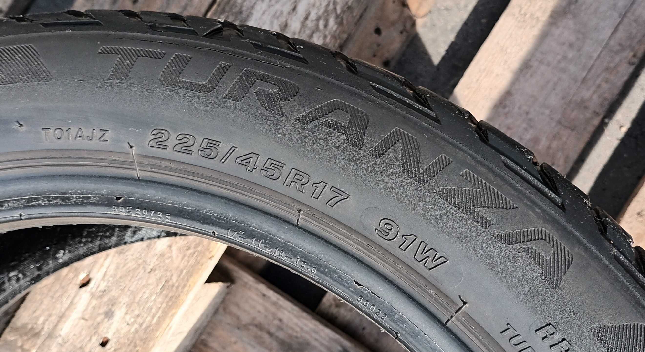 Opony letnie Bridgestone Turanza T001 225/45/17 - 4 szt.  R17 #40 S4