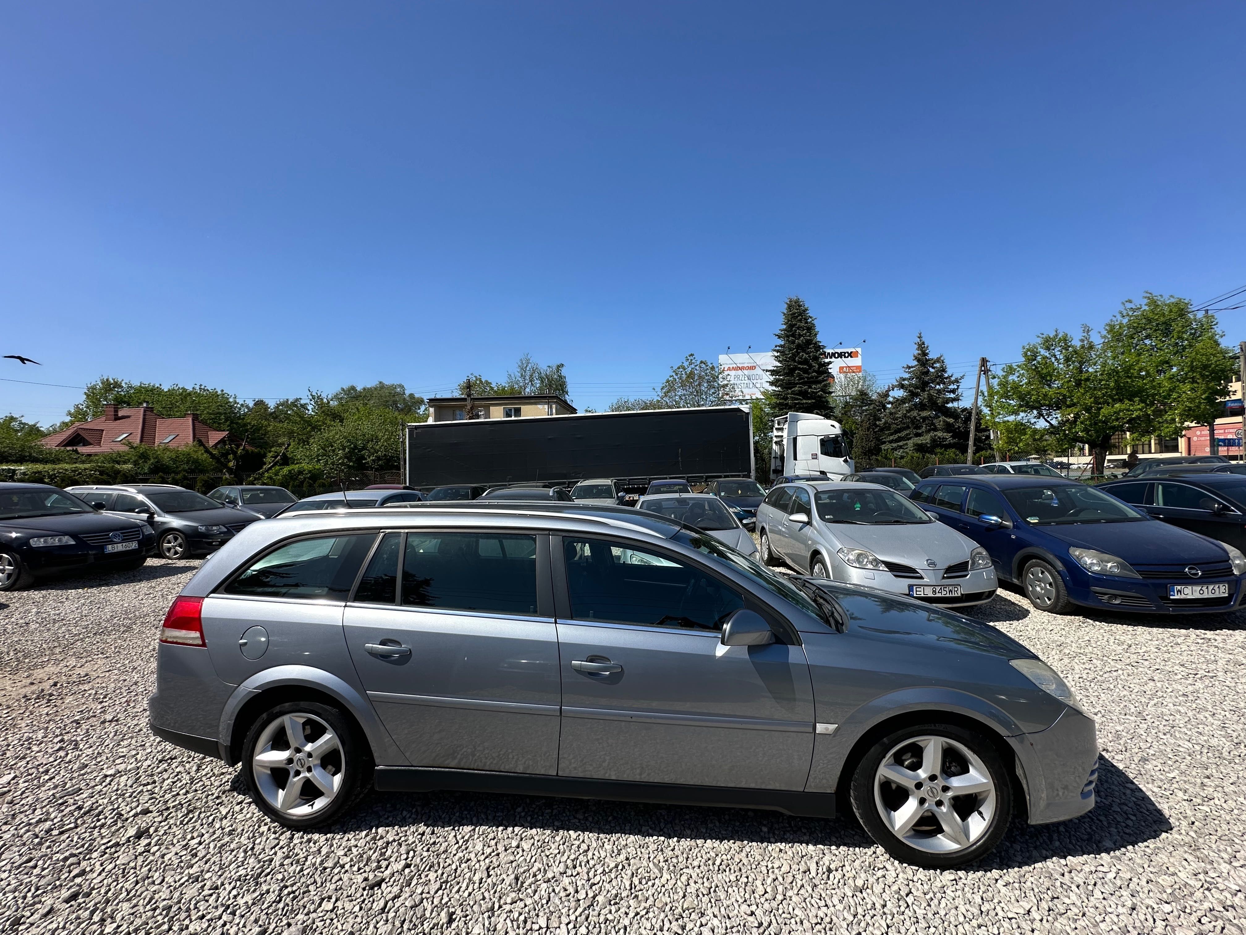 Na sprzedaż Opel Vectra C //ekonomiczne//felgi//klima///duży bagażnik/