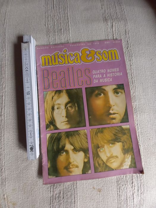 Revista Música e Som especial de 1978 sobre os Beatles com poster