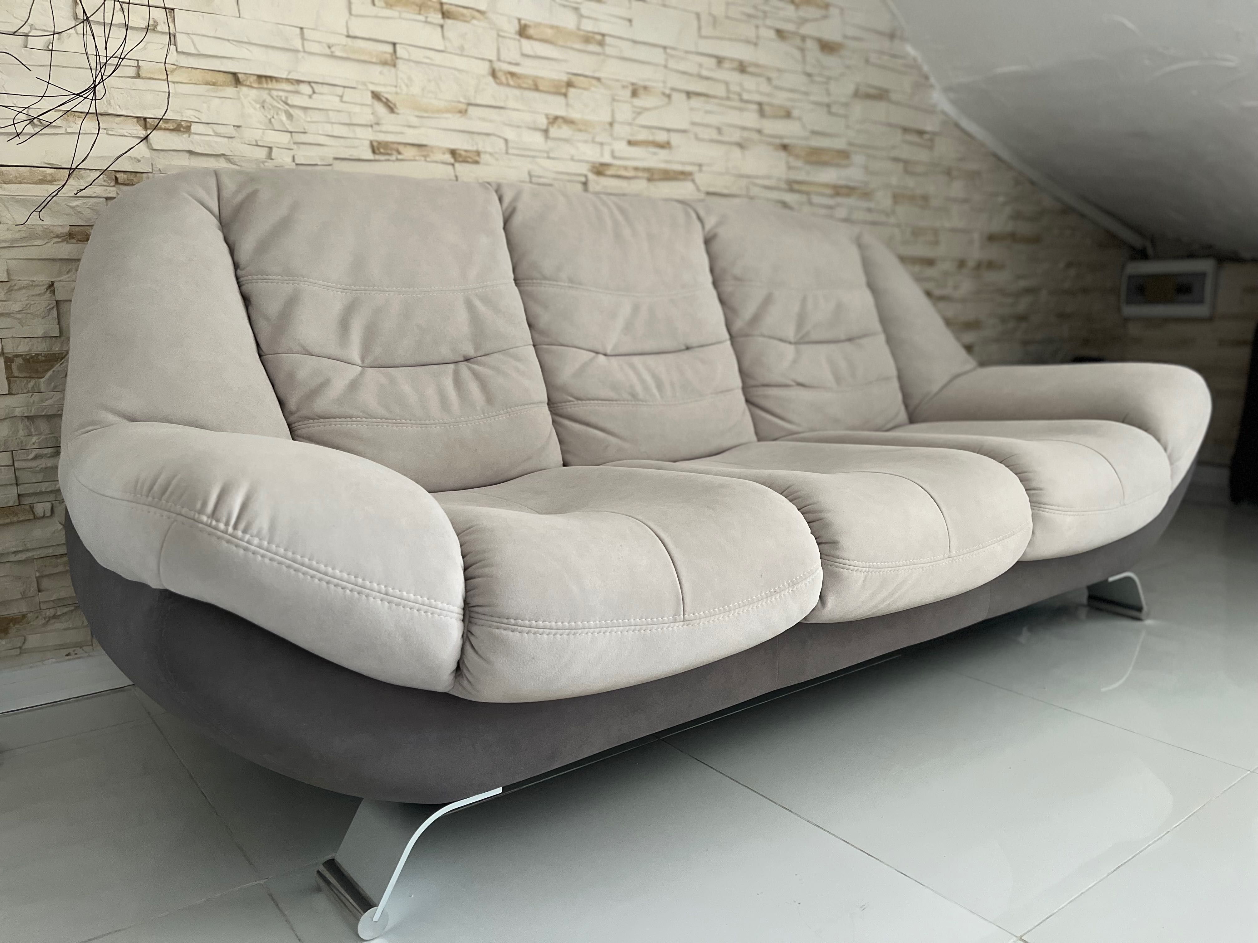 Sofa do salonu beżowa