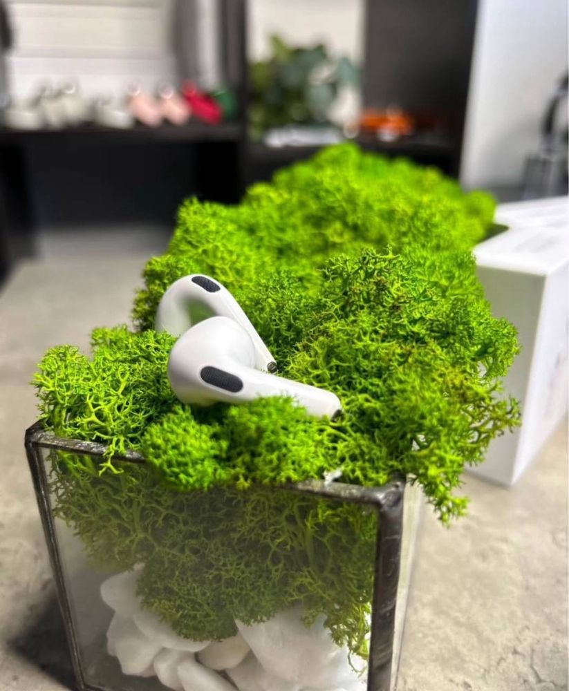 Навушники AirPods 4