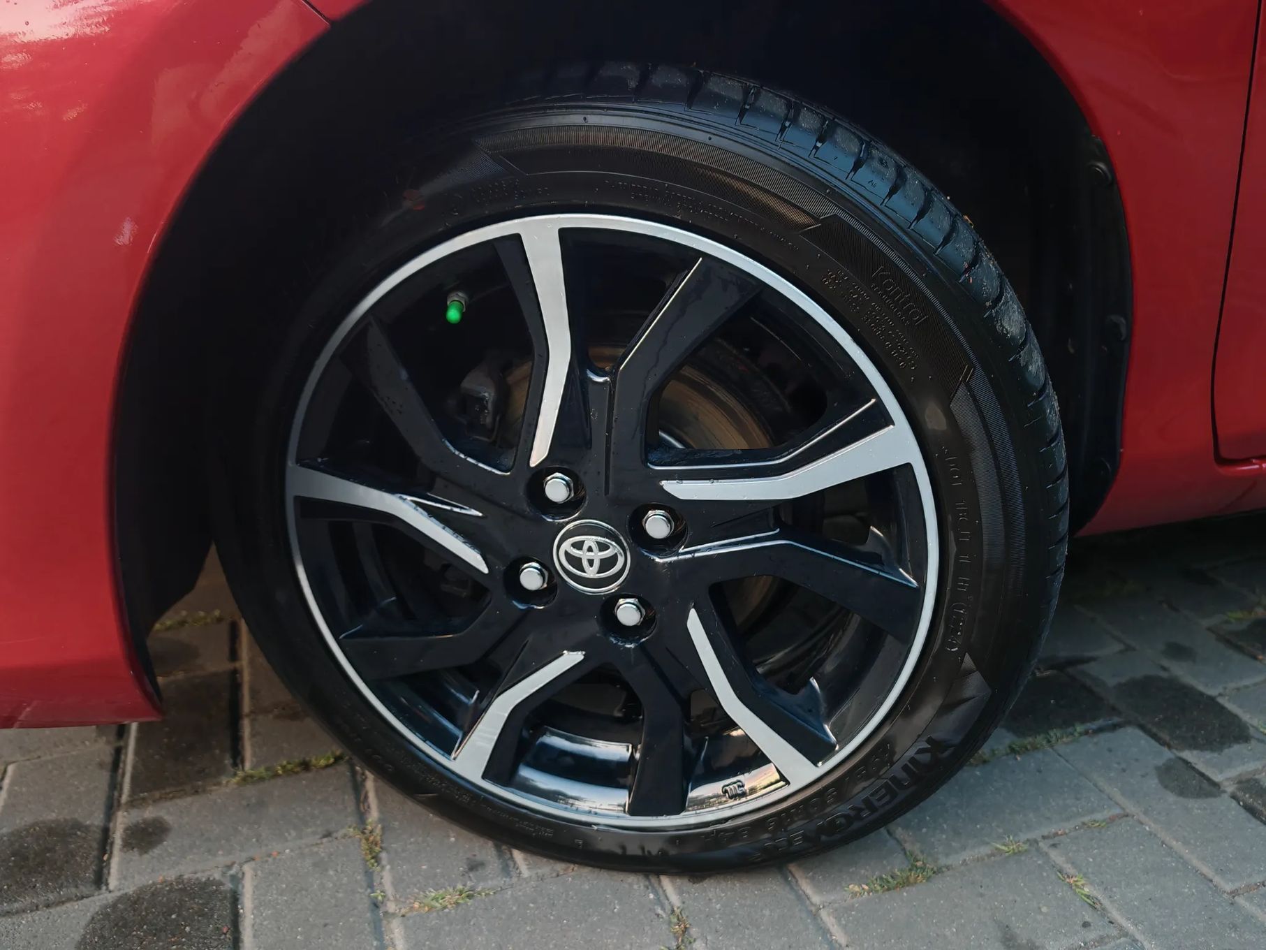 Toyota Yaris Toyota Yaris 1.33 99KM Selection Premium