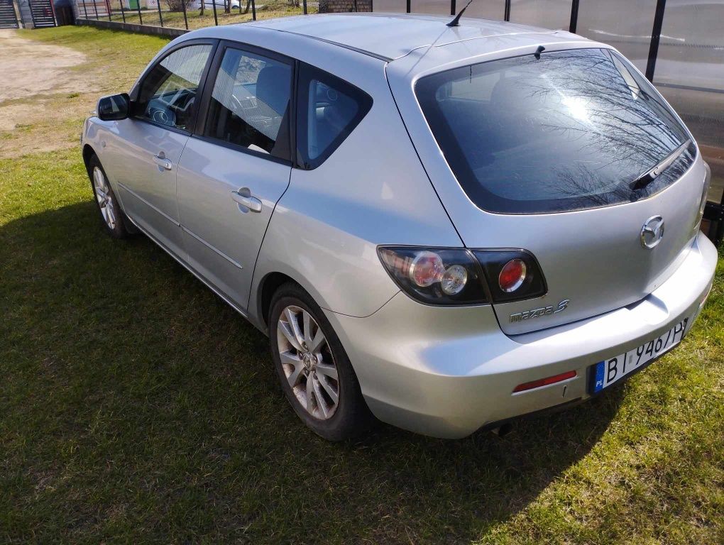 Srebrna Mazda 3 na sprzedaż