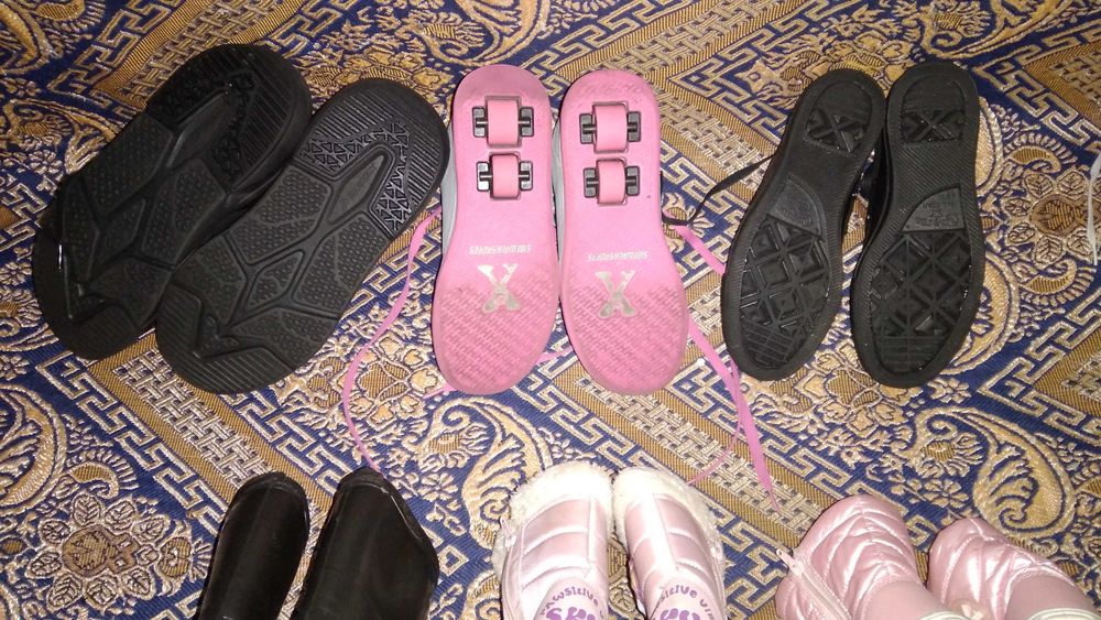 Продам взуття різне