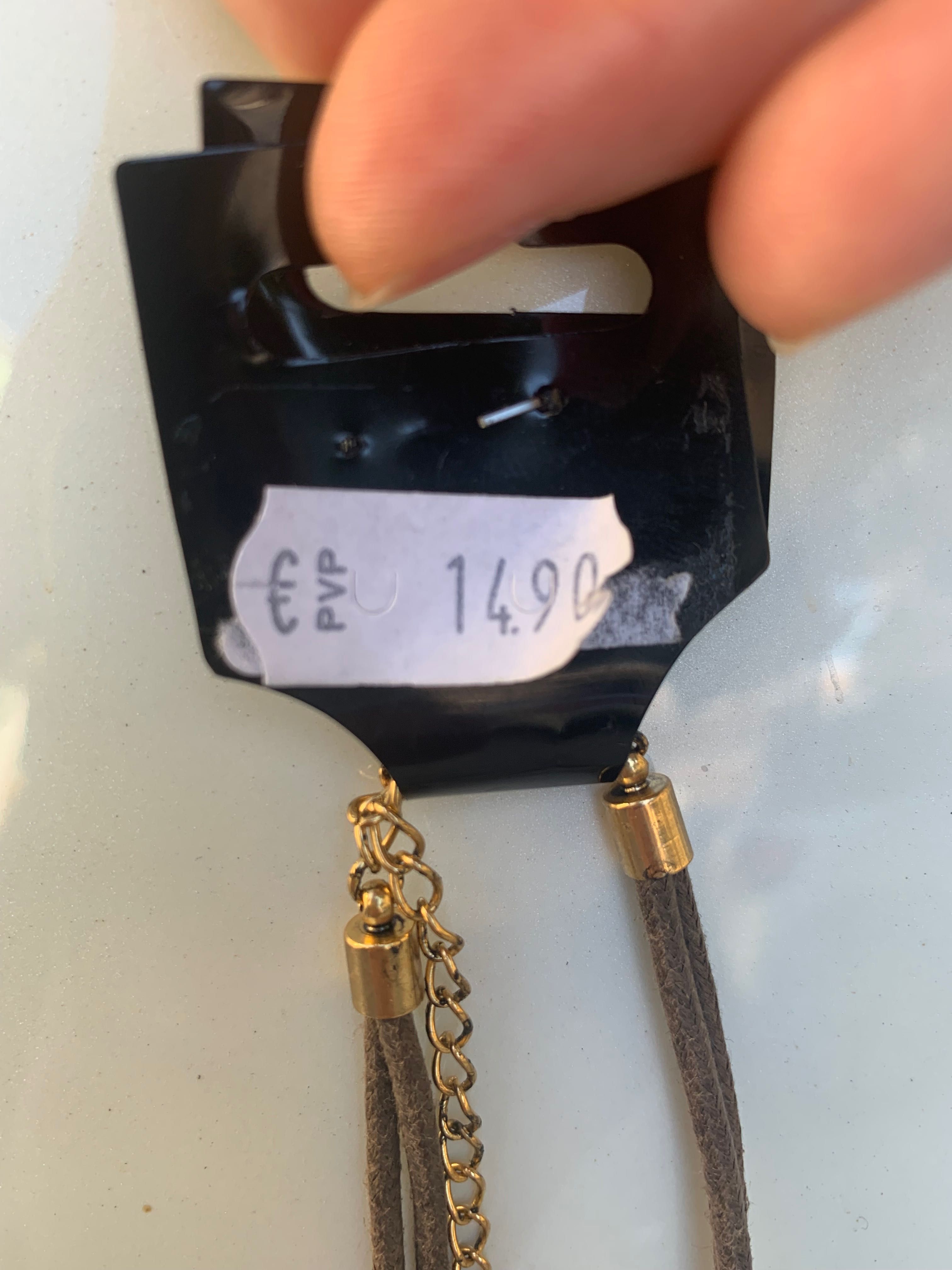 Colar/Fio novo 10€ ainda com etiqueta.
