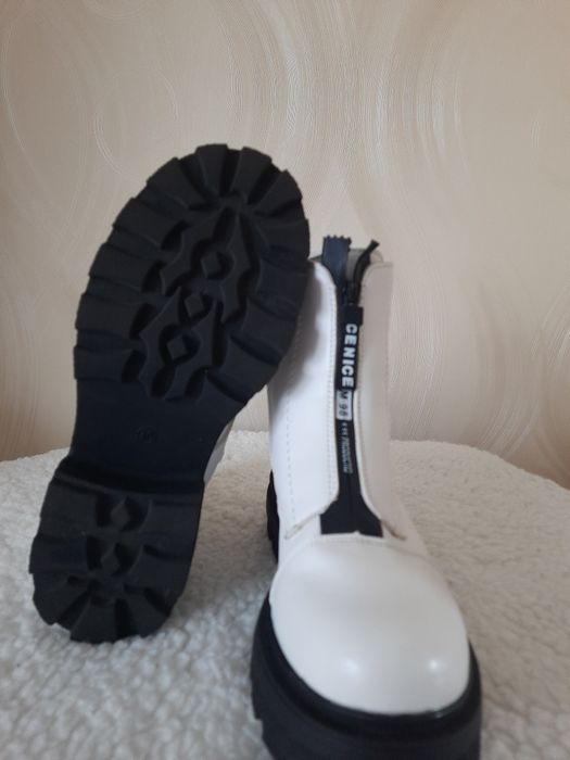 Женские ботинки    .