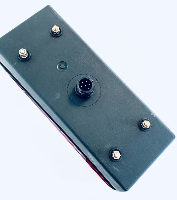 Lampa tylna na belce  Iveco Daily Truck skrzynia kontener 2006 - 14