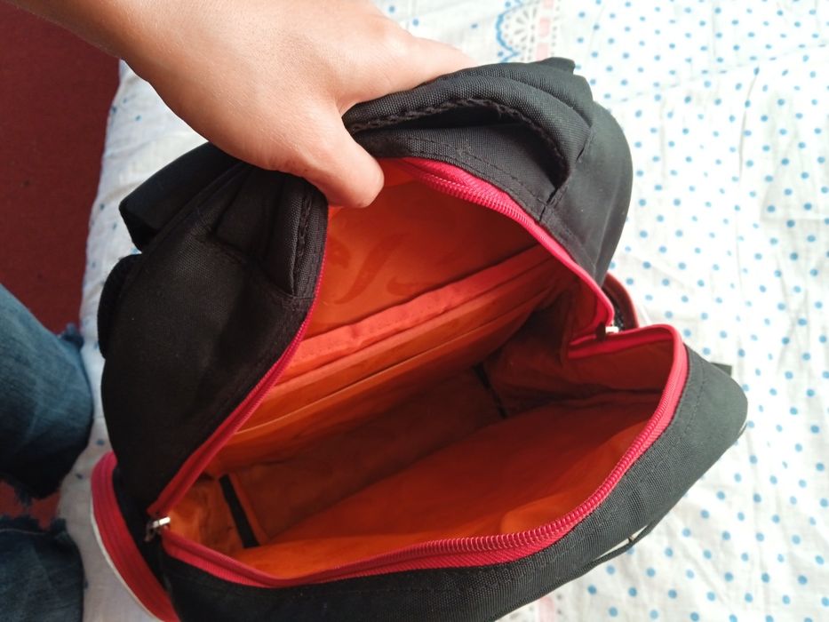 Портфель рюкзак для хлопчика початкових класів