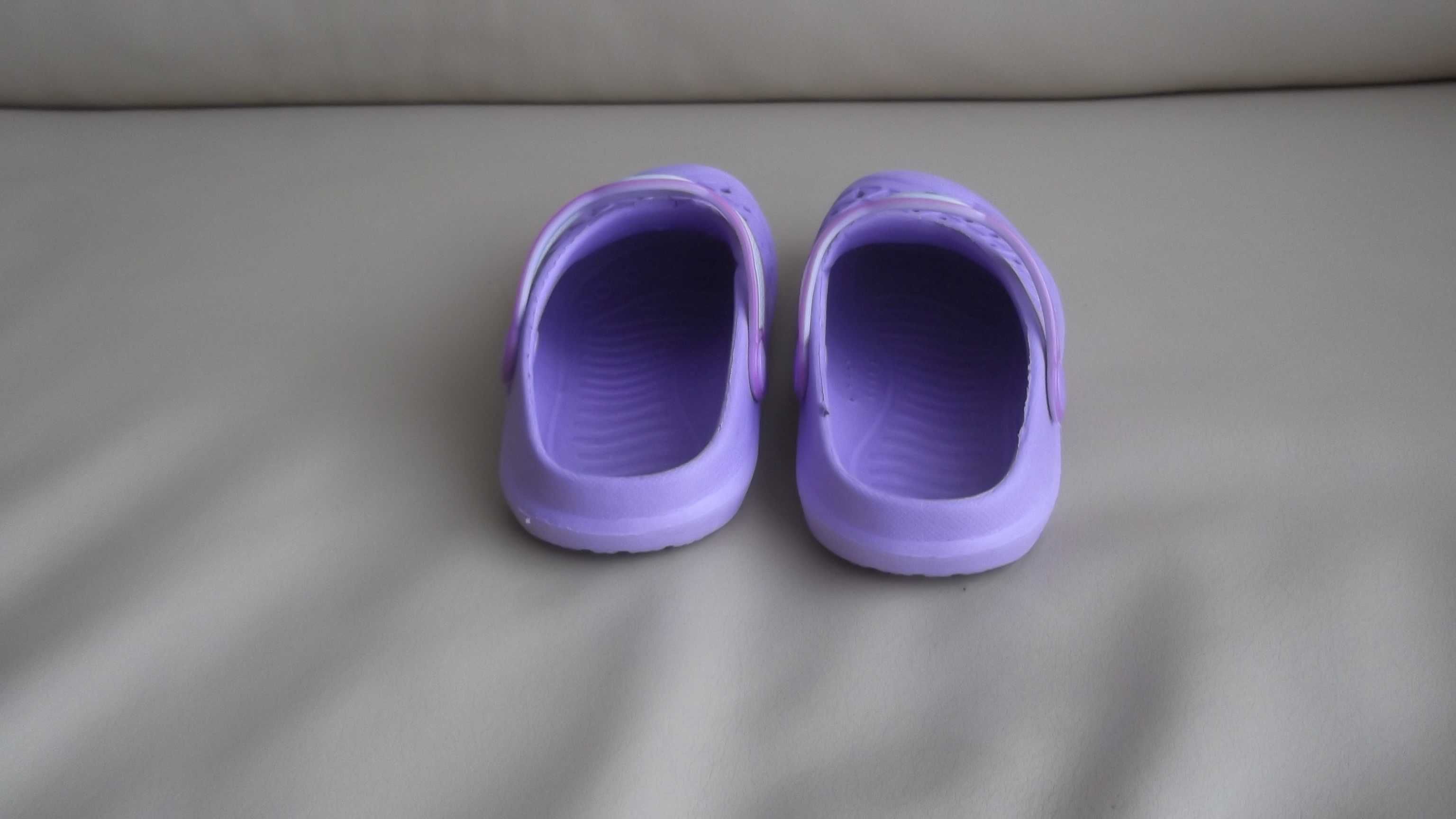 crocs de menina cor lilas