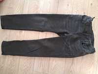 Czarne jeansy 152