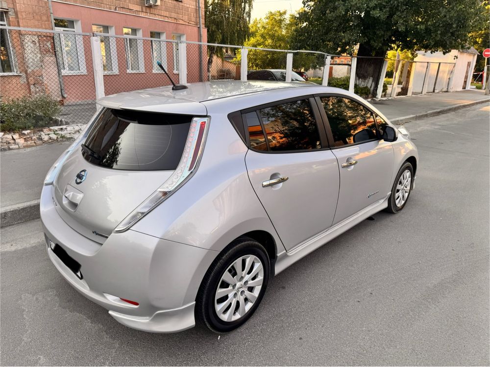 Продам Nissan leaf 42 квт