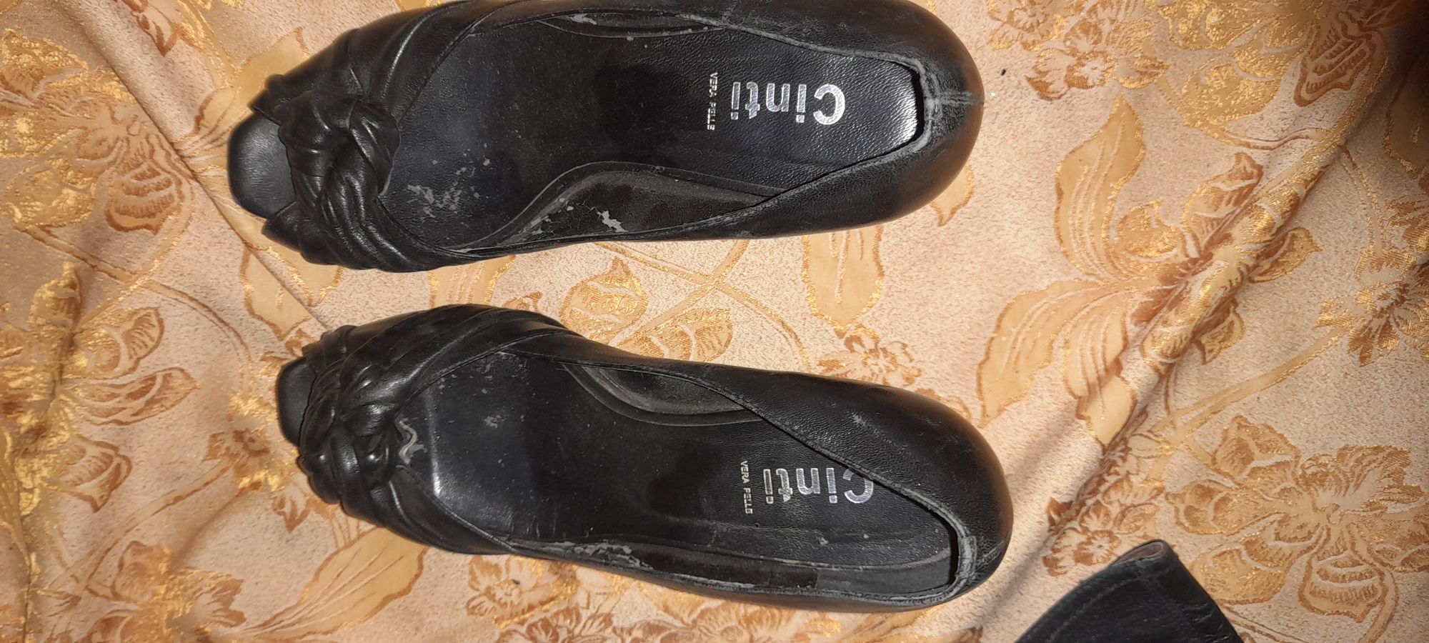 Жіночі туфлі 40р,шкіряні.Італія