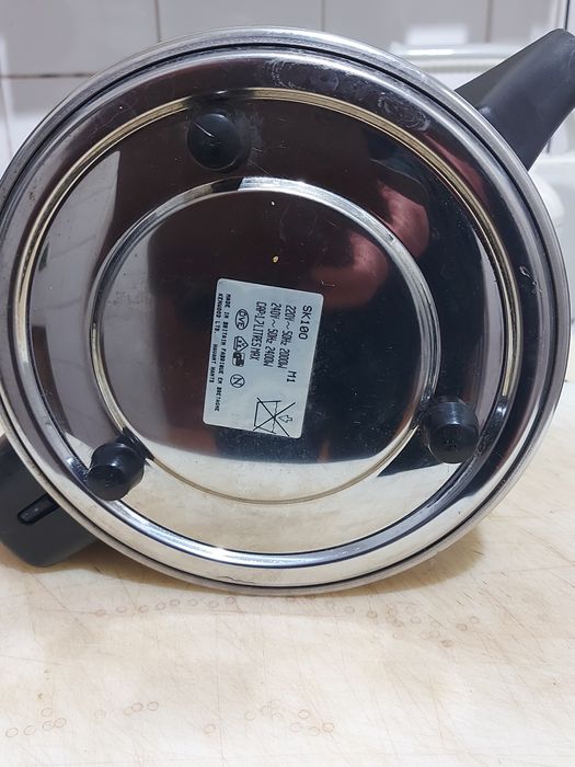 Chaleira elétrica Kenwood (INOX) Inoxidável. . INOX (inoxidável)