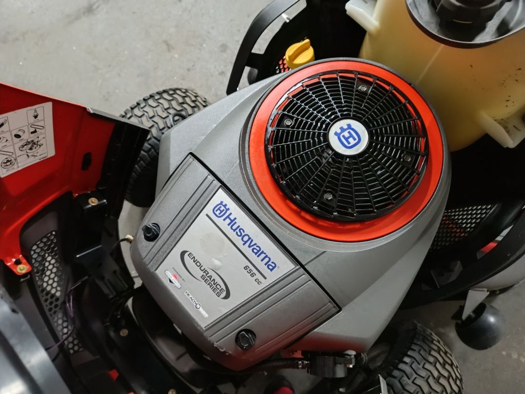 Kosiarka traktorek husqvarna TC338 V3  Briggs 22km.