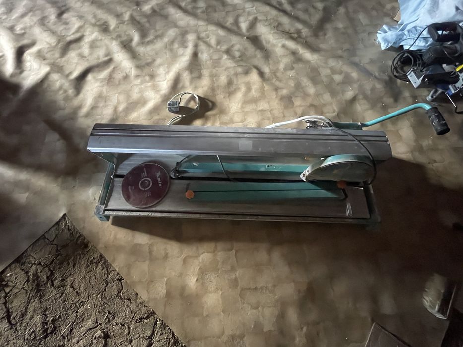 Плиткоріз водяний