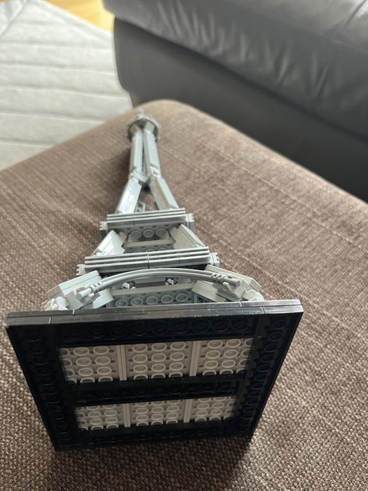 Torre Eiffel em LEGO