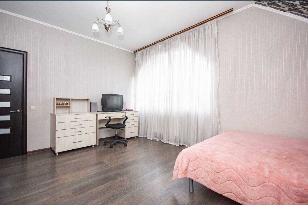 Просторий будинок у котеджному містечку “Дідовиця”, Вишгород