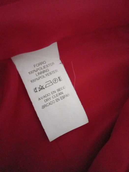 Casaco,  vermelho,  super quentinho ,com um corte muito  elegante