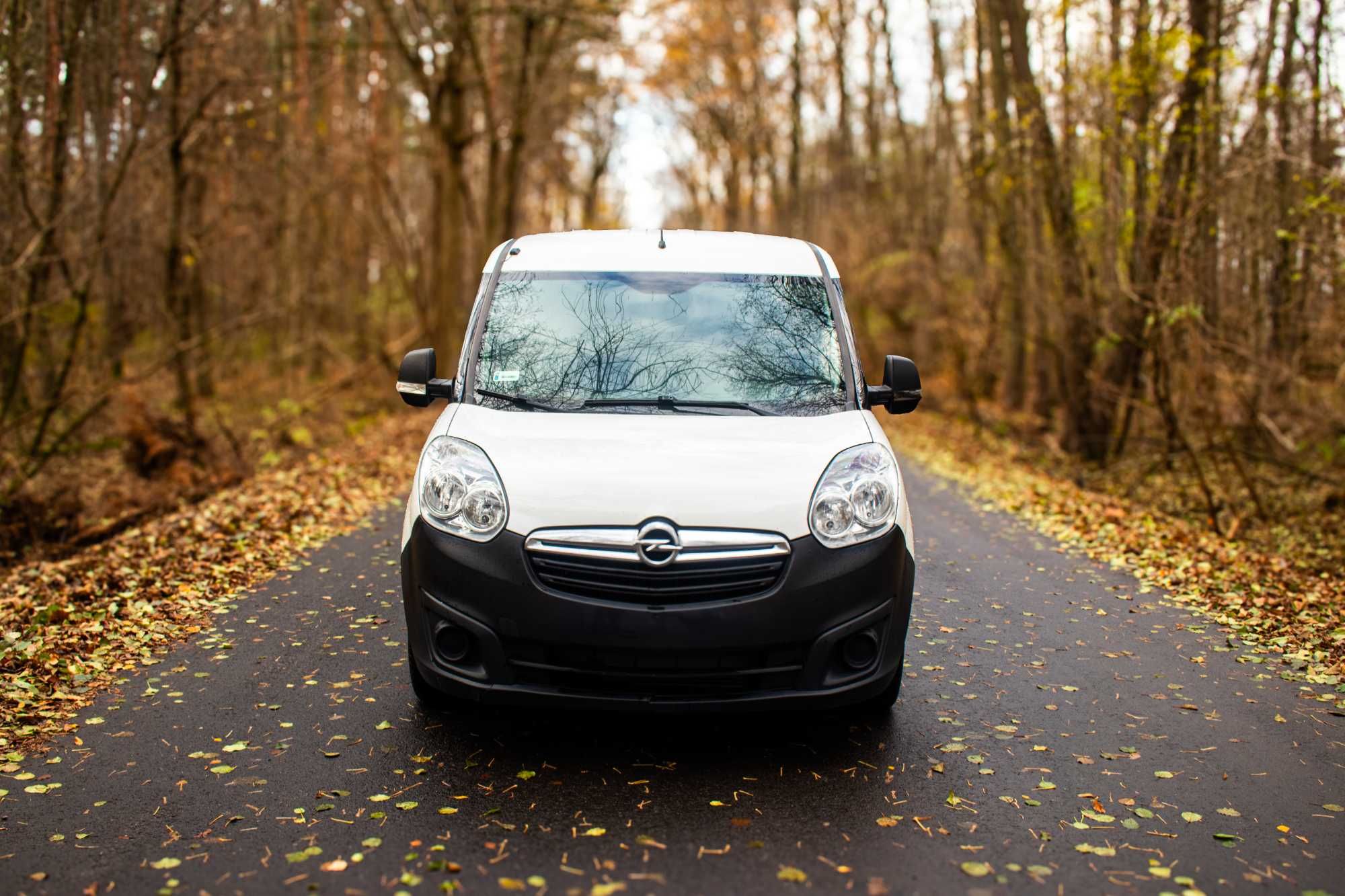 Bus do wynajęcia - Opel Combo Long Tani i ekonomiczny Warszawa