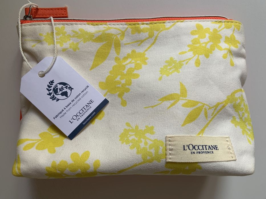 літня стильна фірмова косметичка Loccitane