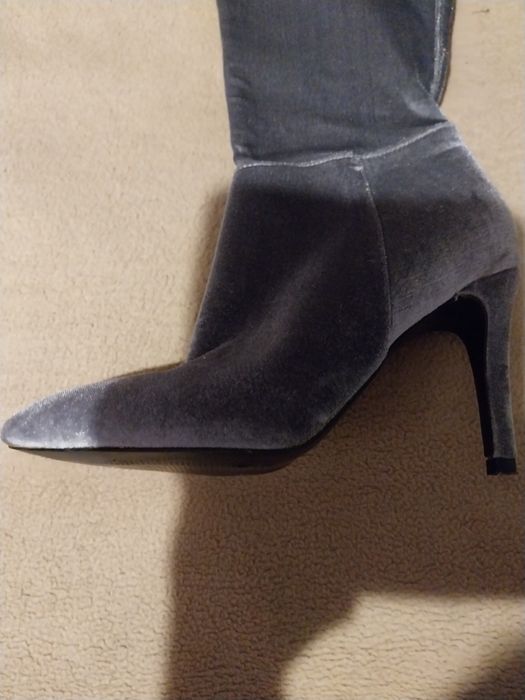 Damskie, na słupku kozaki