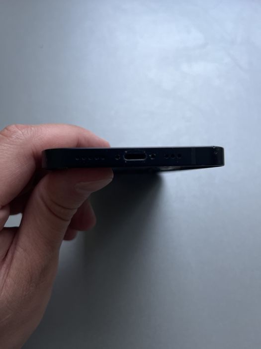 iPhone 12 на запчастини