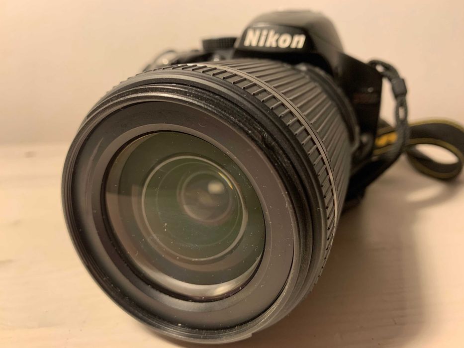 Nikon D3200 (18k migawek) + Uniwersalny Tamron 18-200mm z VC