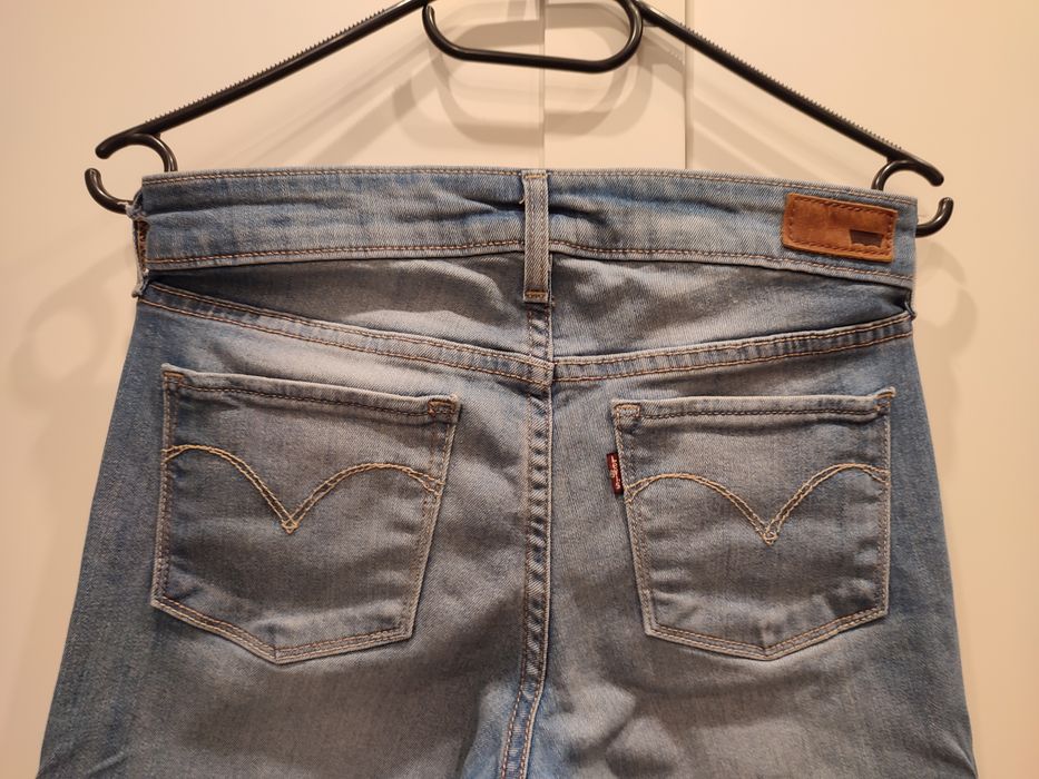 Niebieskie jeansy Levi's rozm 25