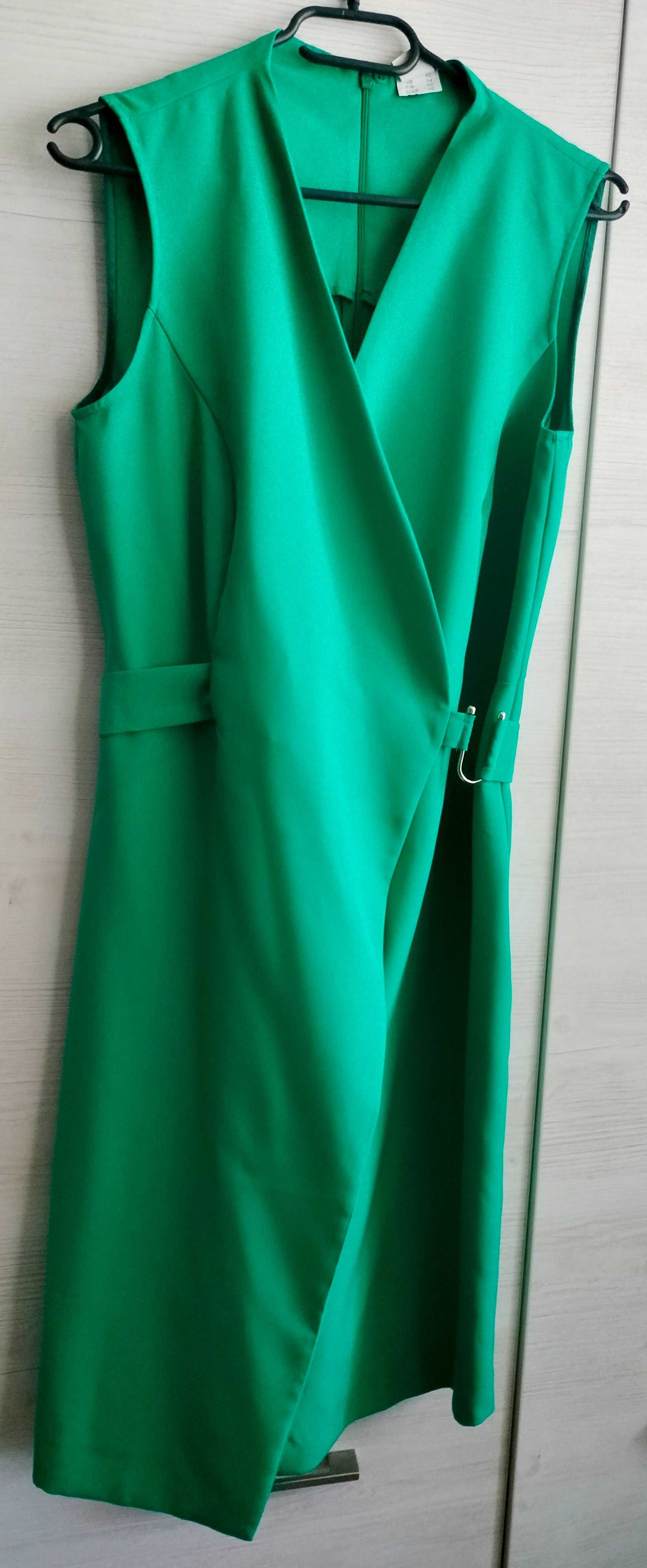 Elegancka jasnozielona sukienka koktajlowa
