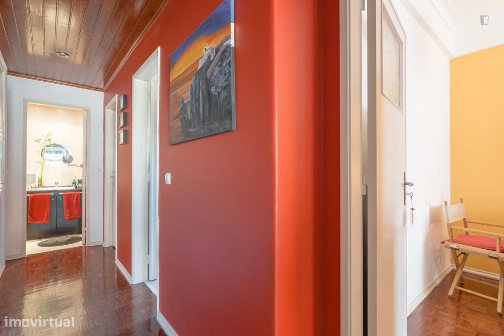 Quarto - localizado em Lumiar Lisbon