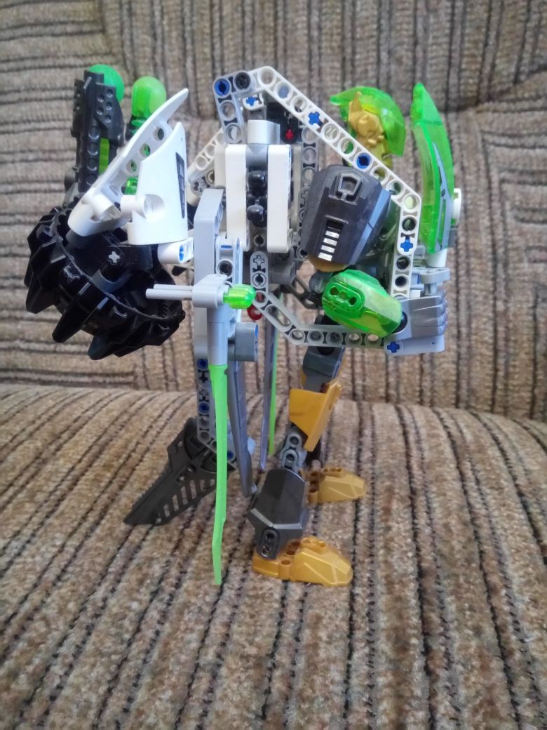 Продам конструктор Lego hero Factory Jet Rocka 44014.