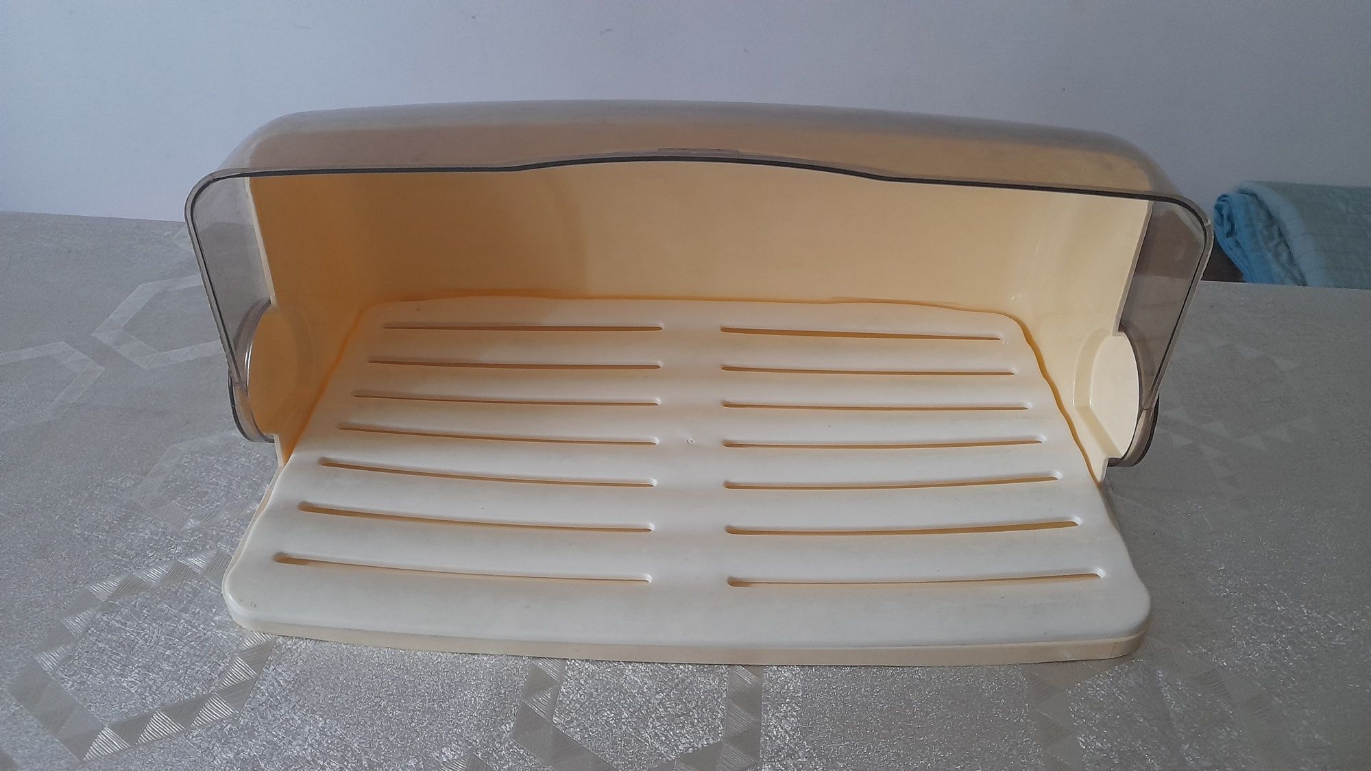 chlebak curver,pojemnik na pieczywo