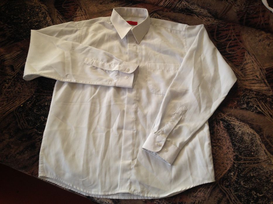 Продается белая рубашечка на подростка