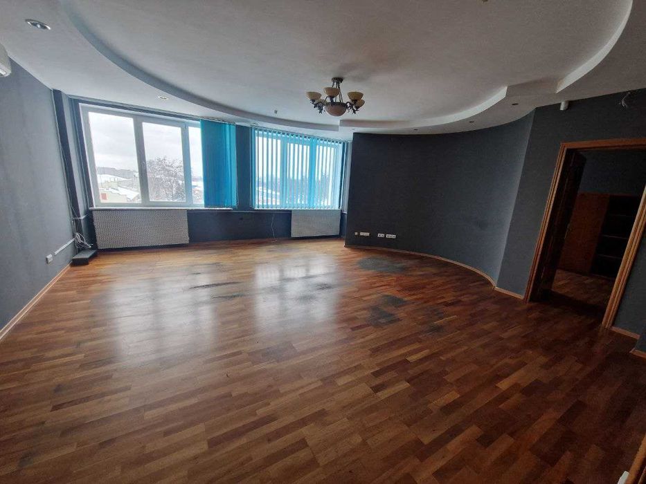 Здам в оренду офісне приміщення 240 м2 (весь поверх) Зелена 238 (ДБК)