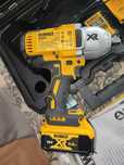 DeWalt kłucz udarowy DCF899P2-QW 18V  2x 5ah