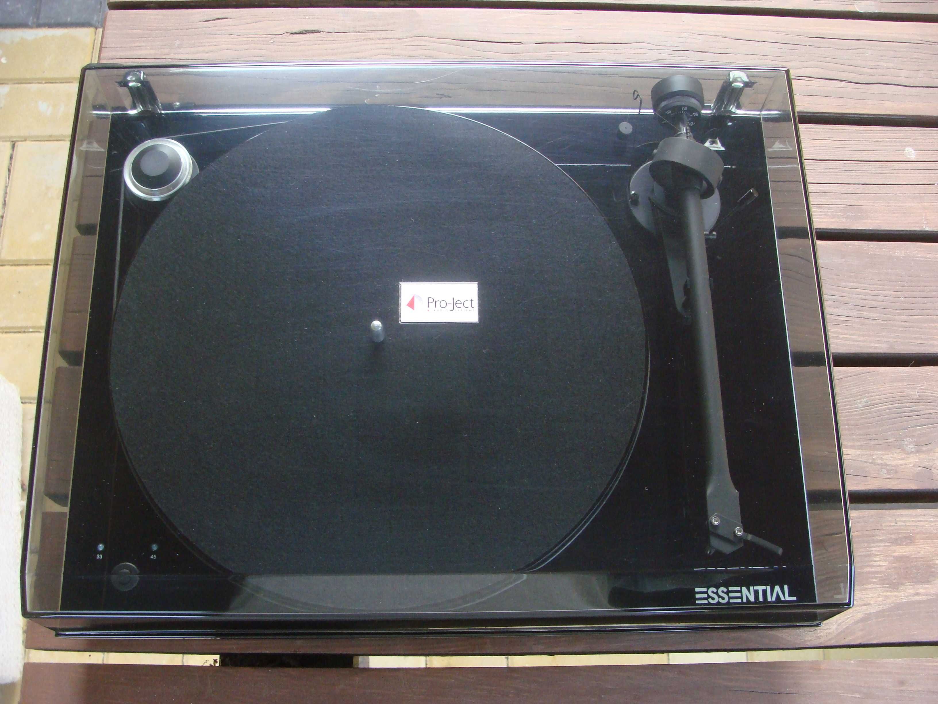 Gramofon Pro-Ject Essential III Recordmaster