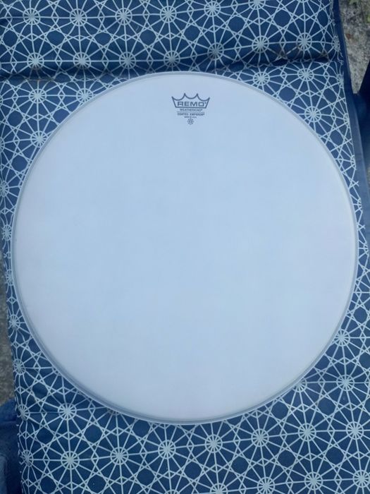 Naciąg perkusyjny Remo 18" BE-0118-00- Emperor Coated Batter