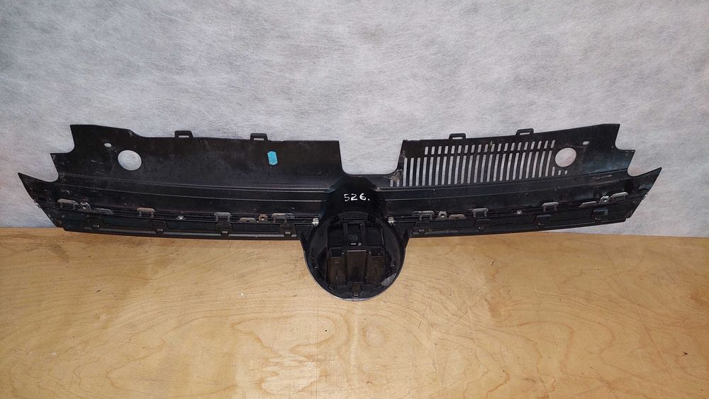 VW Golf 8, 2019- решітка бампера, in00526