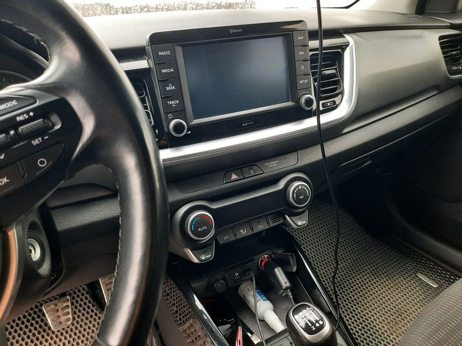 Продам Кіа стонік