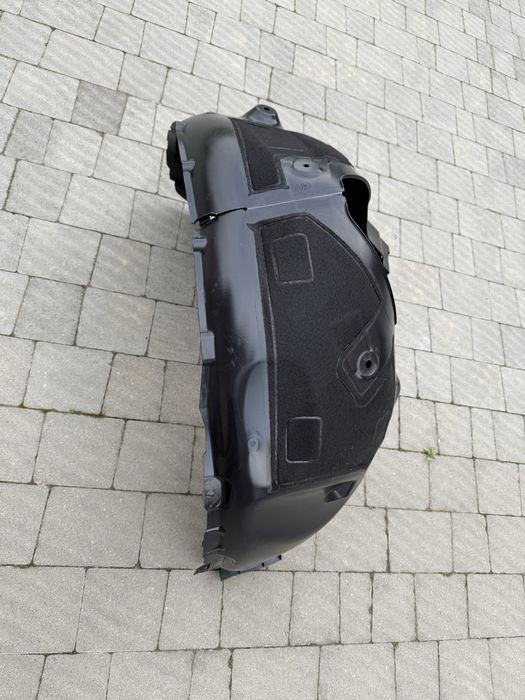 Тесла Y Model Y Тесла У підкрилок передній правий!