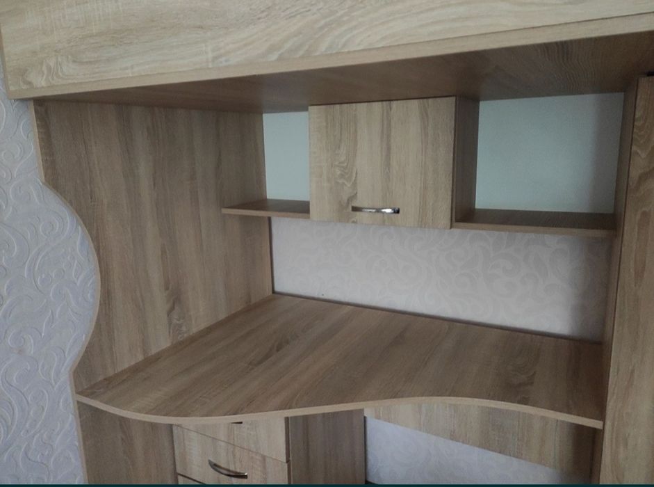 Ліжко дитяче , горище