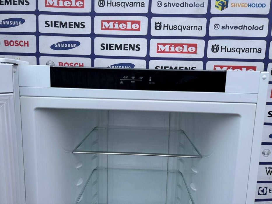 Морозильна камера б/в Electrolux 175см Білий No Frost #07549