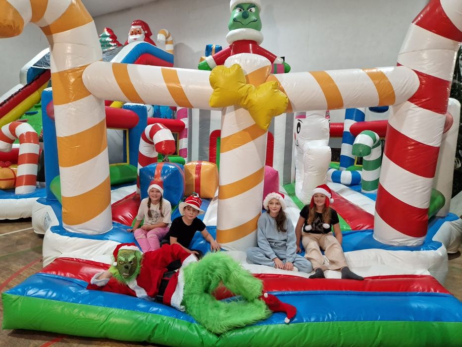 Karuzela wenecka Kolejka świąteczna Snowtubing  Dmuchańce  świąteczne