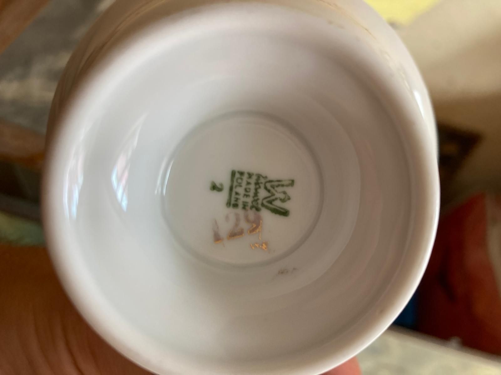 Zabytkowy zestaw kawowy - porcelana - filiżanki i dzbanek retro antyk