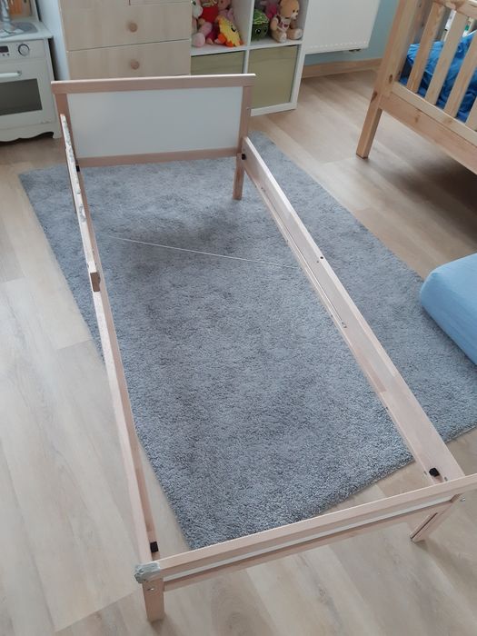 Łóżko Singular Ikea 70 cm x 160 cm plus materac, ochraniacz