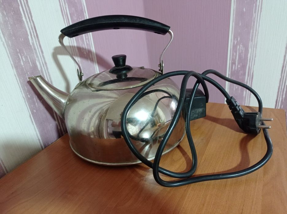 Чайник електричний з нержавійки радянський на 3 літра.Электрочайник.