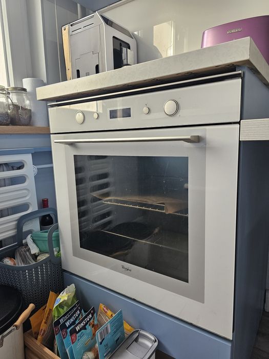 Meble kuchenne laminowane z mechanizmami BLUM